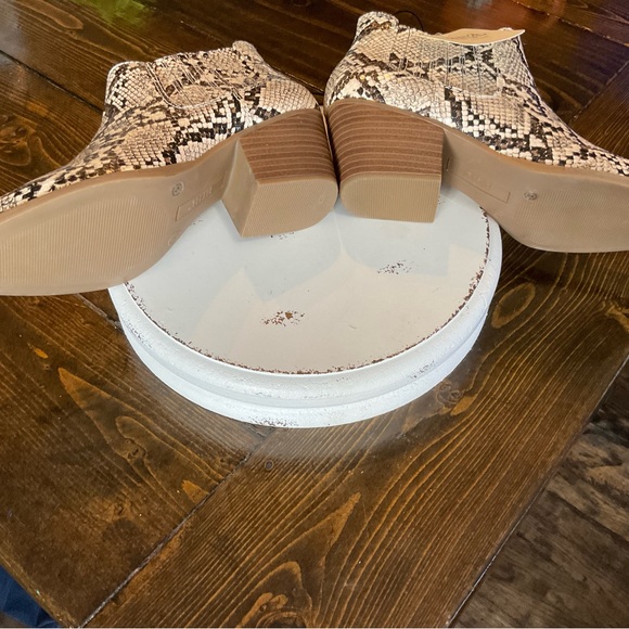 NWT A.N.A. Snakeskin Ankle Boots - Picture 7 of 11